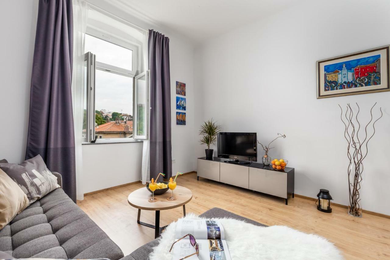 Appartamento Apartman Deark Fiume Esterno foto