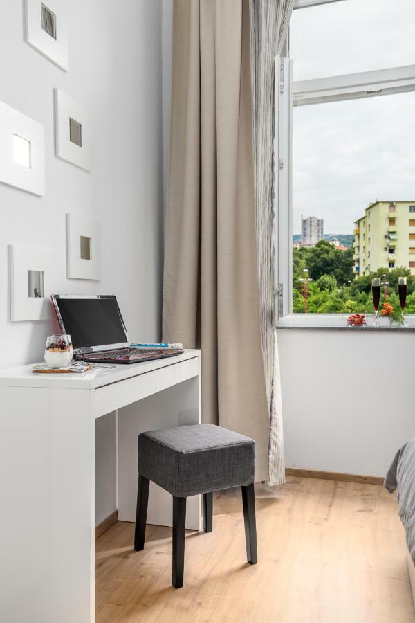 Appartamento Apartman Deark Fiume Esterno foto
